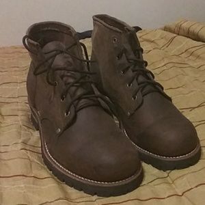 skechers cascades logger boots